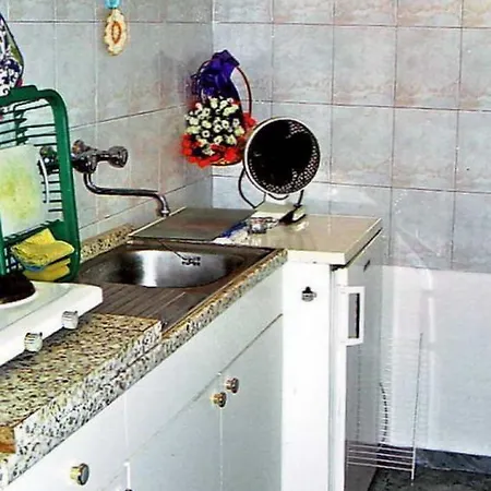 Studio Komiza 8926b * Vis